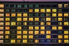 Flat met verlichte appartementen GettyImages